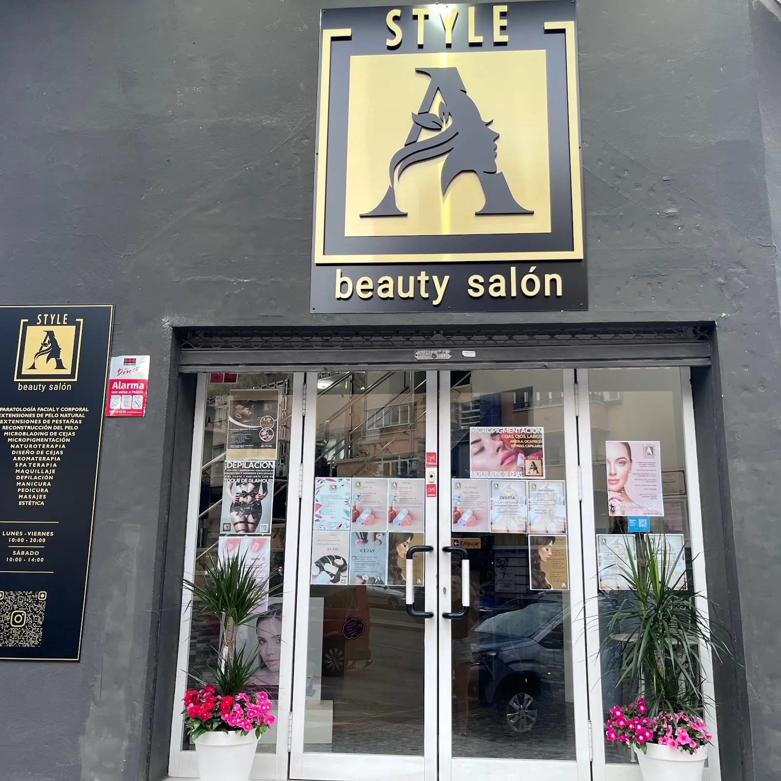 Fachada del salón A-Style Beauty en la Avenida de Carlos Haya (Málaga)